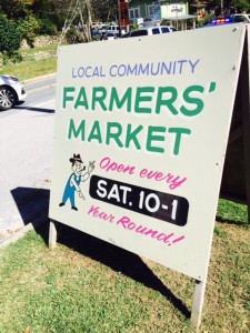 Farmers' Market sign in Mentone