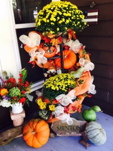 Fall display at Mentone Inn