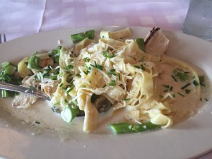 fettucine alfredo with chicken and asparagus