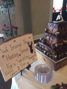 Humorous groom's cake from a deer-hunting groom.